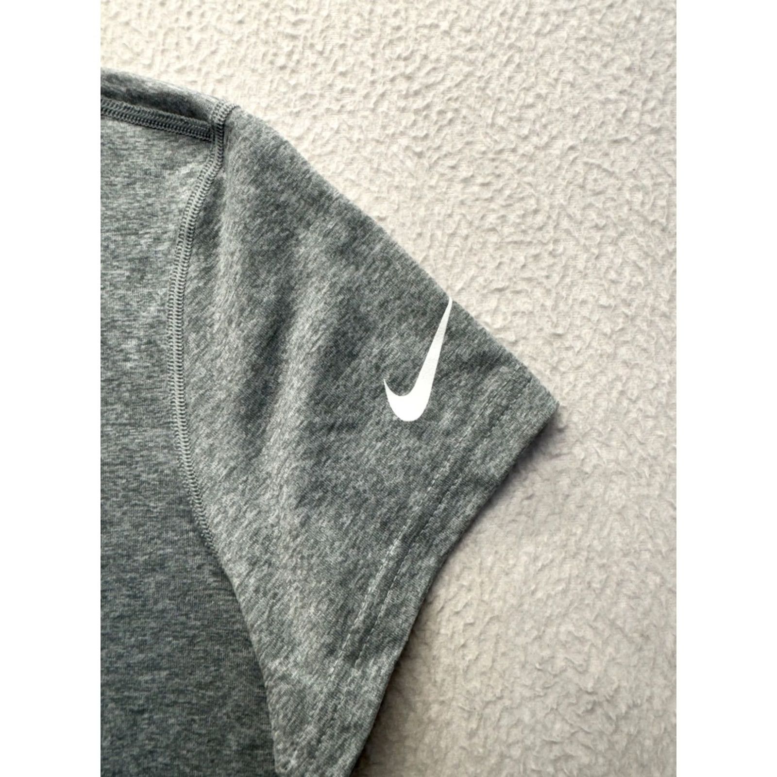 Nike Nike Dri-FIT V-Neck Short Sleeve Athletic Shirt L Mens Gray Heathered Size US L / EU 52-54 / 3 - 4 Thumbnail