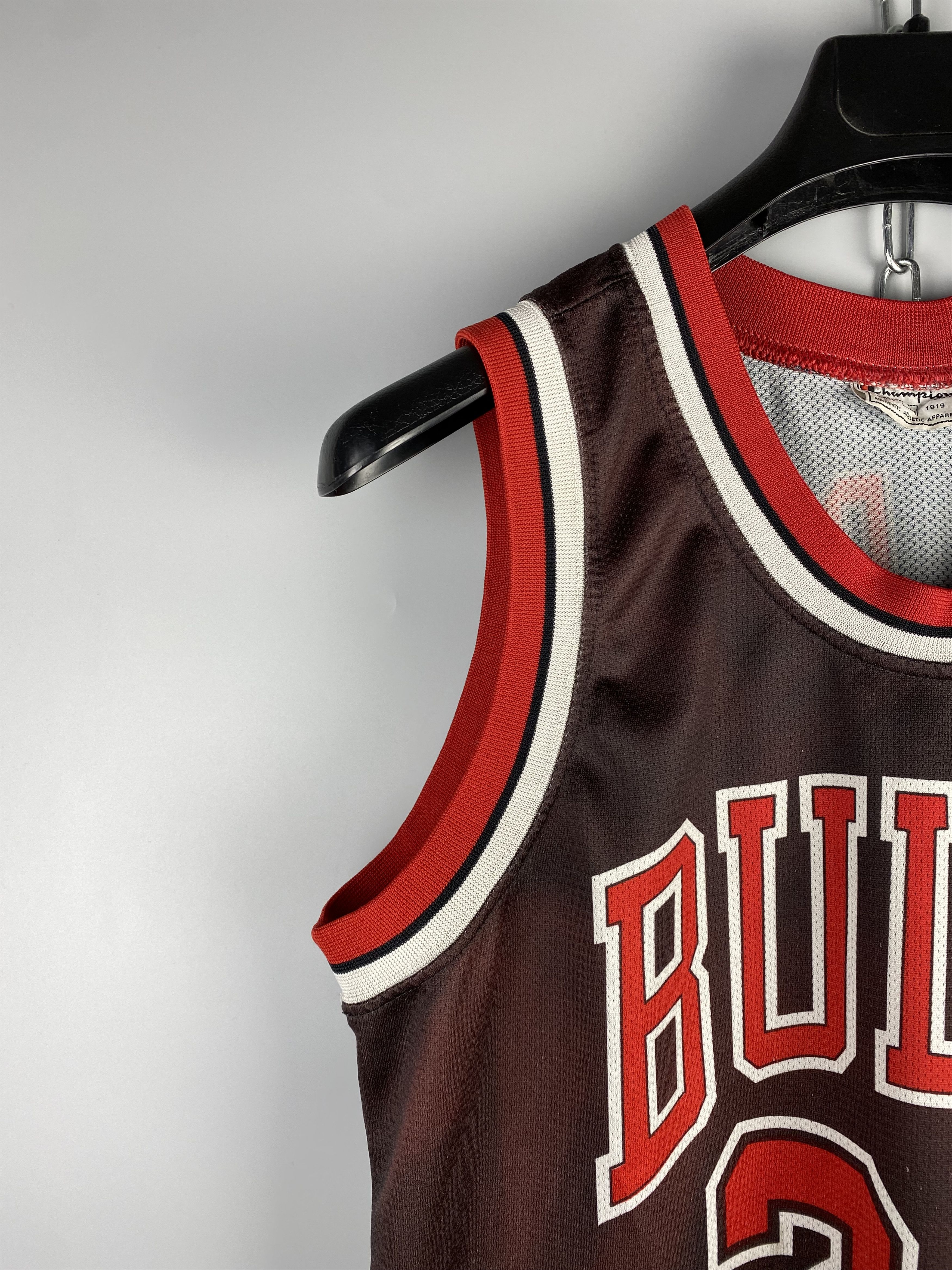 NBA Vintage Champion Bulls Rare 23 Jordan Basketball Shirt Size US S / EU 44-46 / 1 - 4 Thumbnail