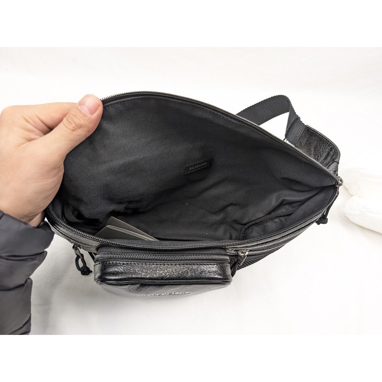Balenciaga o1rshd1 Q:3 / Size: OS / Explorer Multizip Beltpack in Black Size ONE SIZE - 15 Thumbnail