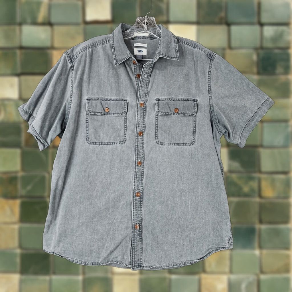 Old Navy Old Navy Button-Up Shirt Men L Short Sleeve Muted Blue Gray Blue Size L Size US 33 - 1 Thumbnail