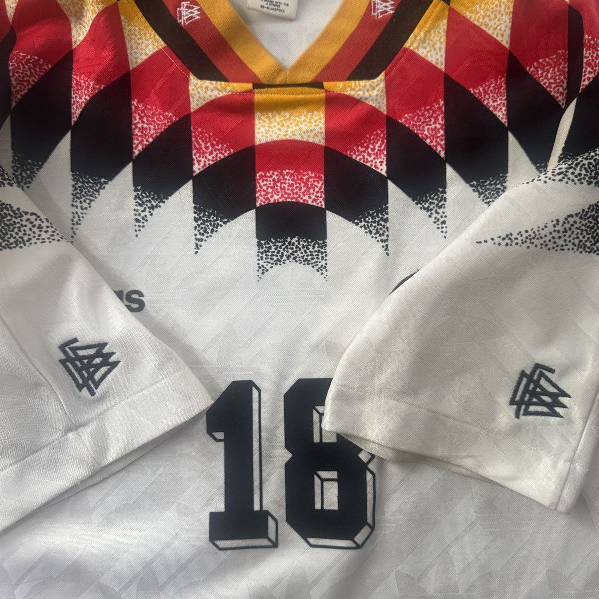 Adidas VINTAGE 1994 WORLD CUP FOOTBALL GERMANY JERSEY KLINSMANN Size US L / EU 52-54 / 3 - 5 Thumbnail