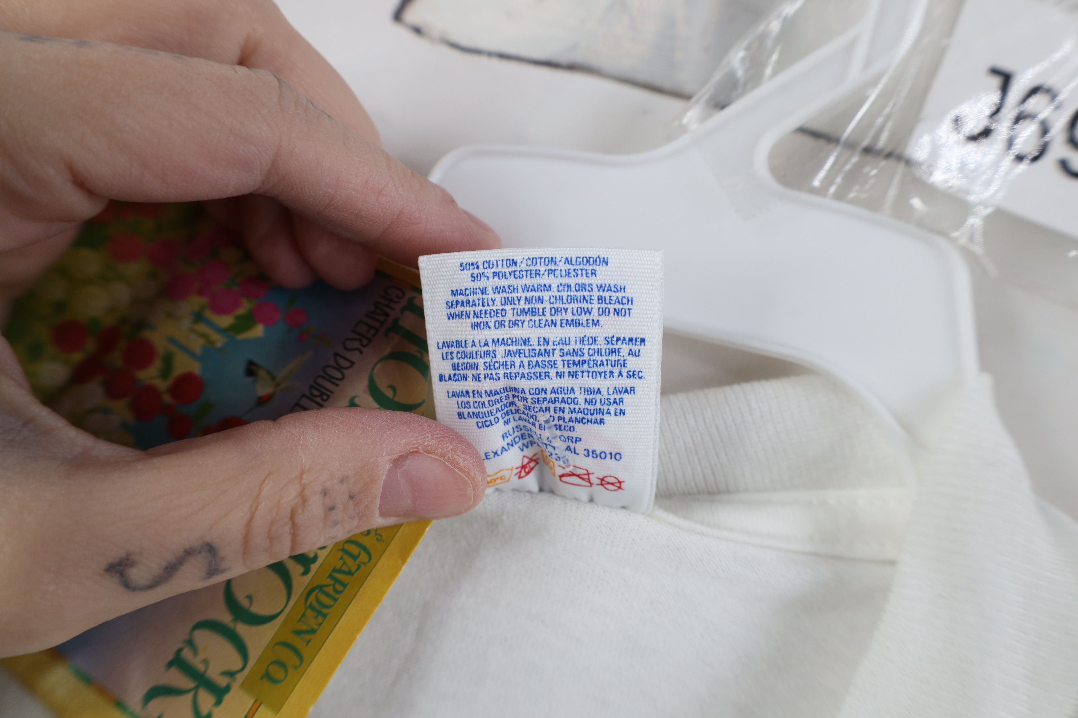Vintage Deadstock Vintage 90s Streetwear Flower T-Shirt White USA Size L / US 10 / IT 46 - 12 Thumbnail