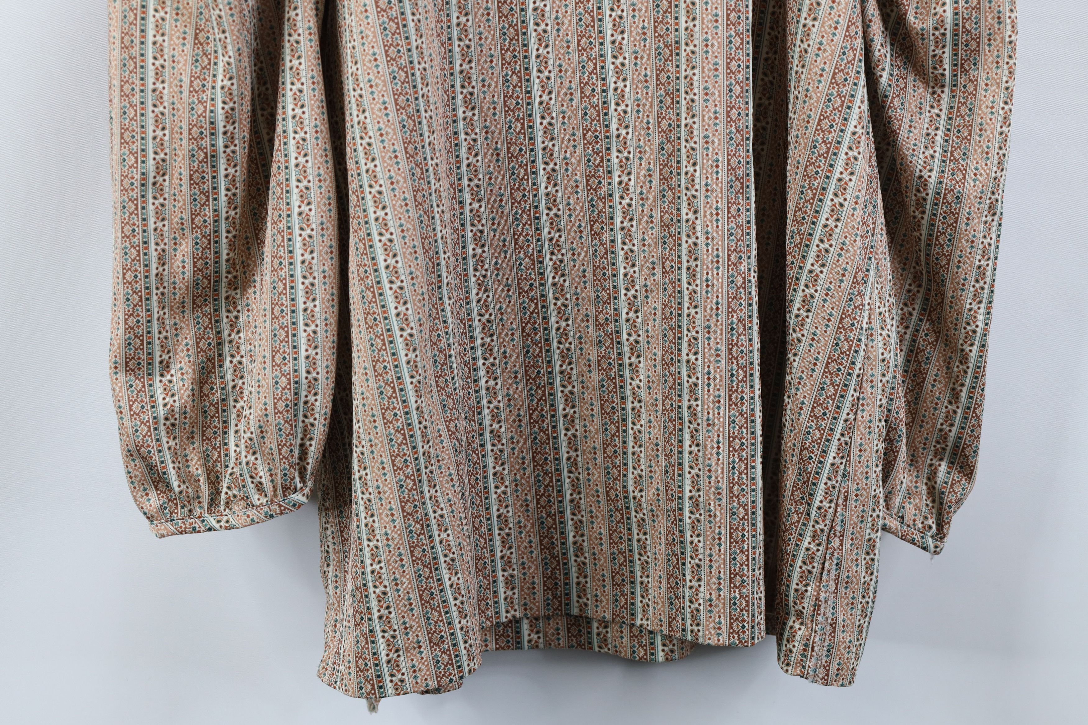 Vintage Vintage 70s Boho Chic Hippie Flared Sleeve Paisley T-Shirt Size L / US 10 / IT 46 - 13 Thumbnail