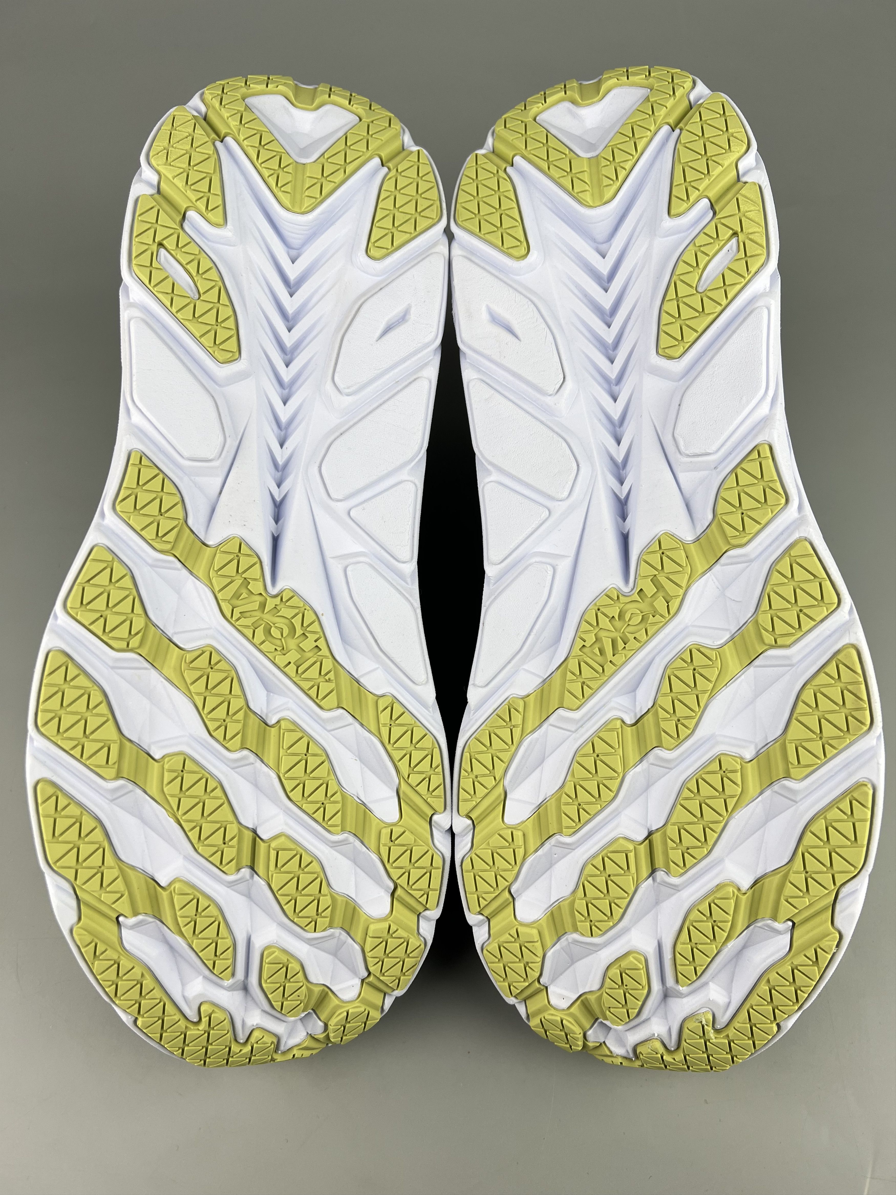 Hoka Hoka One One Clifton 8 Wide Running Shoes Walking Gym Size US 12.5 / EU 45-46 - 6 Thumbnail