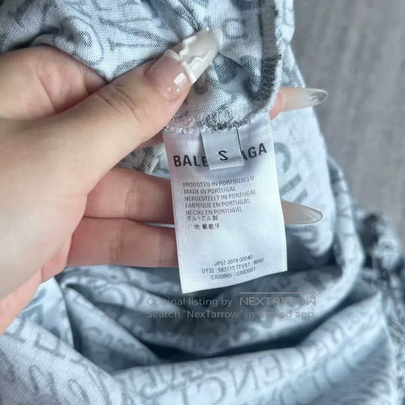 Balenciaga Balenciaga White barrage full of printed long sleeves Size US S / EU 44-46 / 1 - 4 Thumbnail