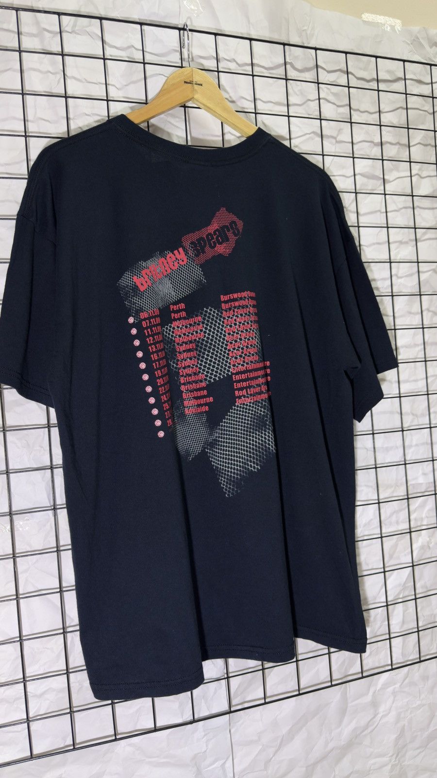 Band Tees Vintage 2009 britney spears tour tee shirt Size US XL / EU 56 / 4 - 8 Thumbnail