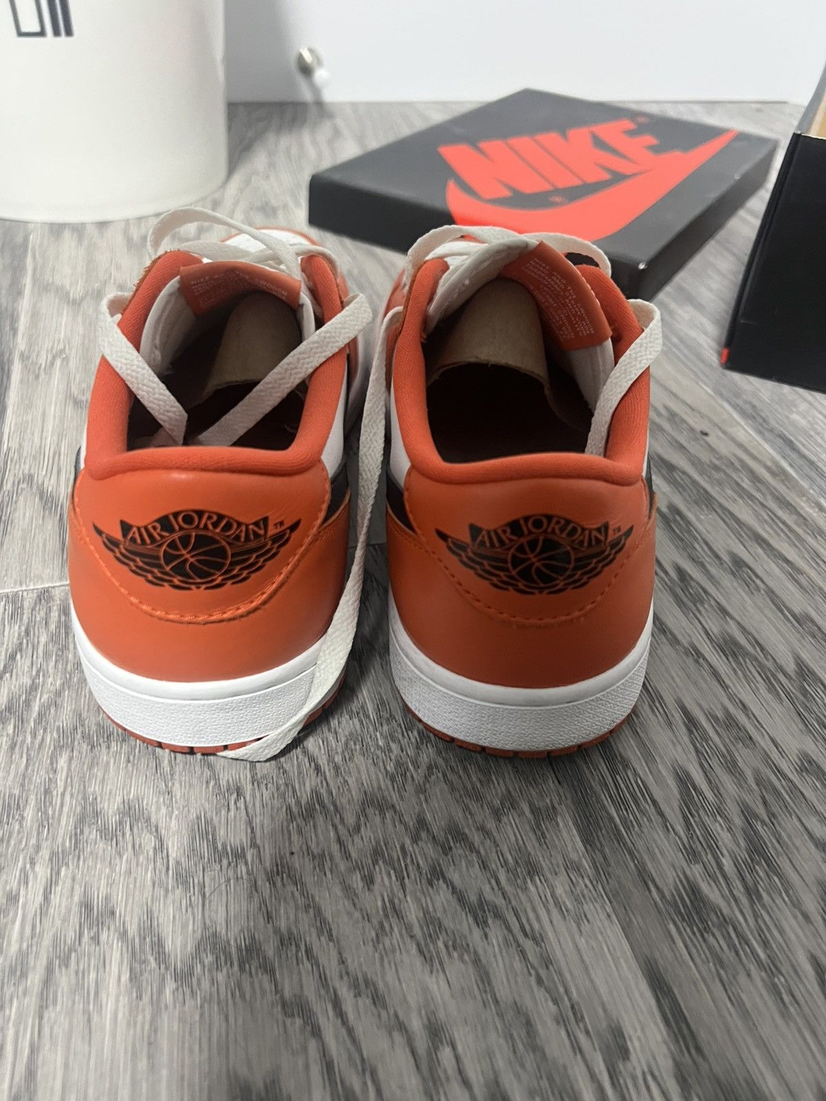Jordan Brand Air Jordan 1 reverse shattered backboard 2.0 low top Size US 9.5 / EU 42-43 - 7 Thumbnail