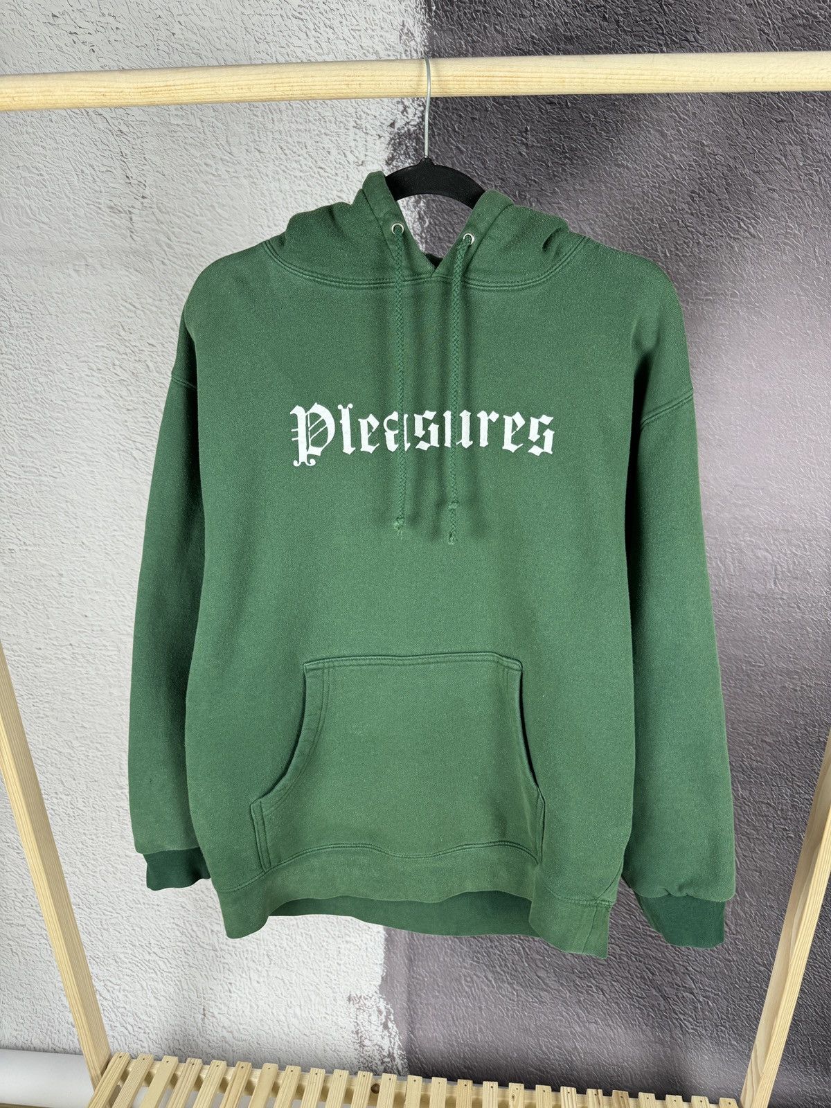 Pleasures Pleasures Sex and Violence vintage big logo hoodie Size US M / EU 48-50 / 2 - 3 Thumbnail
