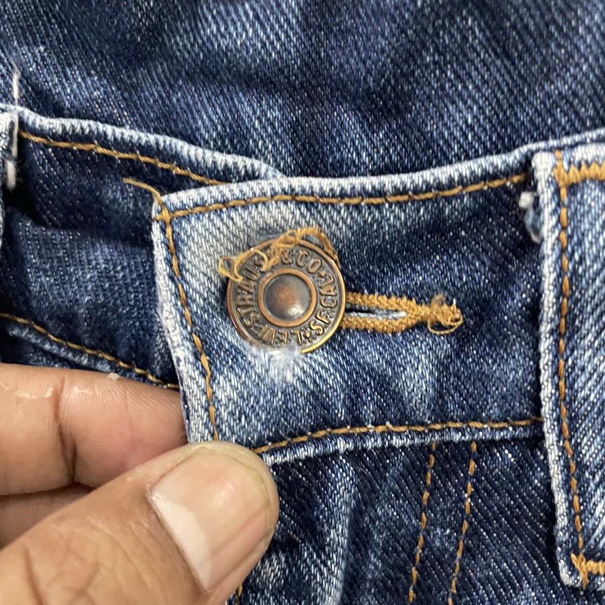 Levi's Vintage Levis Distressed Denim Size US 26 / EU 42 - 5 Thumbnail