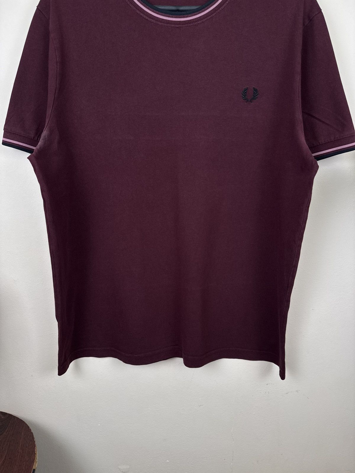 Fred Perry Fred Perry T shirt Burgundy Casual Street L Hype Rare Size US L / EU 52-54 / 3 - 5 Thumbnail