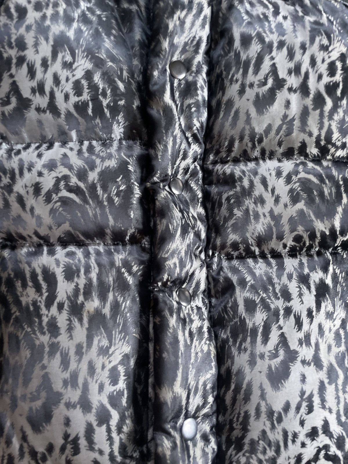 If Six Was Nine 2000s NO.ID Japanese archive Leopard Puffer Leather Vest Size US S / EU 44-46 / 1 - 7 Thumbnail