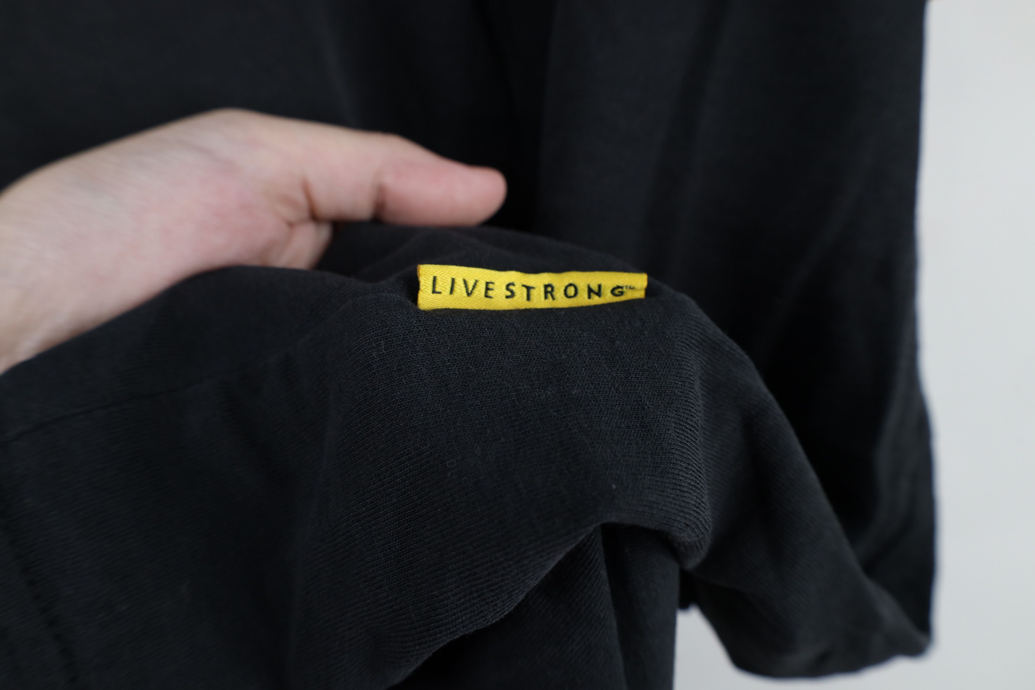 Nike × Vintage Vintage Nike Livestrong Lance Armstrong T-Shirt Black Size US L / EU 52-54 / 3 - 11 Thumbnail
