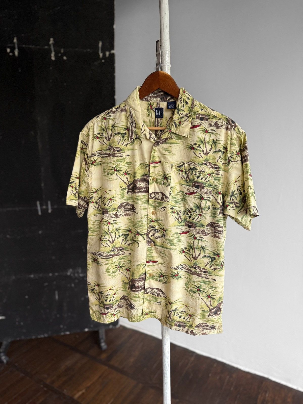 Gap Gap Mens Vintage Hawaiian Palms Short Sleeve Button Up Shirt Size US XL / EU 56 / 4 - 1 Thumbnail