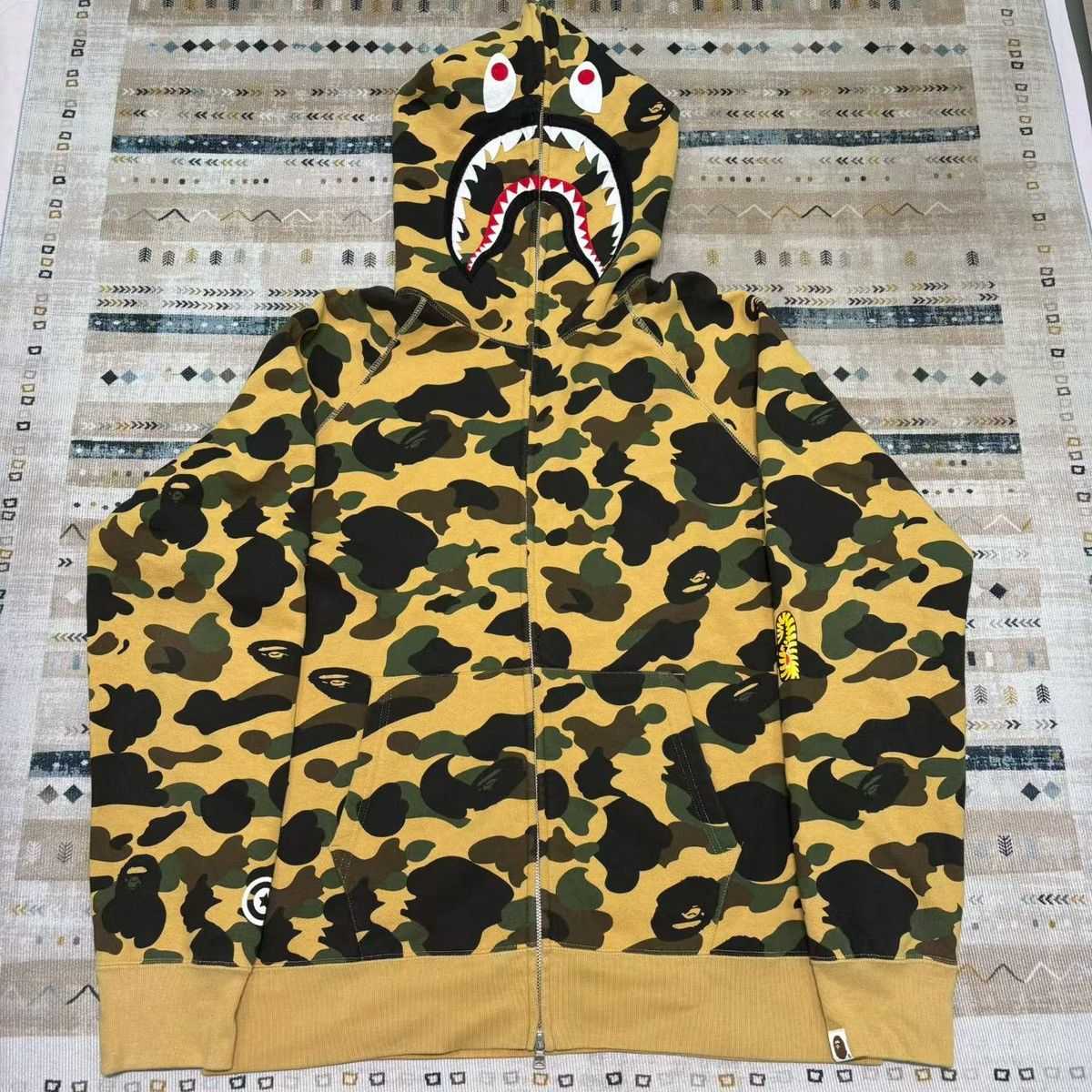 Bape CAMO SHARK FULL ZIP HOODIE Size US XL / EU 56 / 4 - 1 Thumbnail