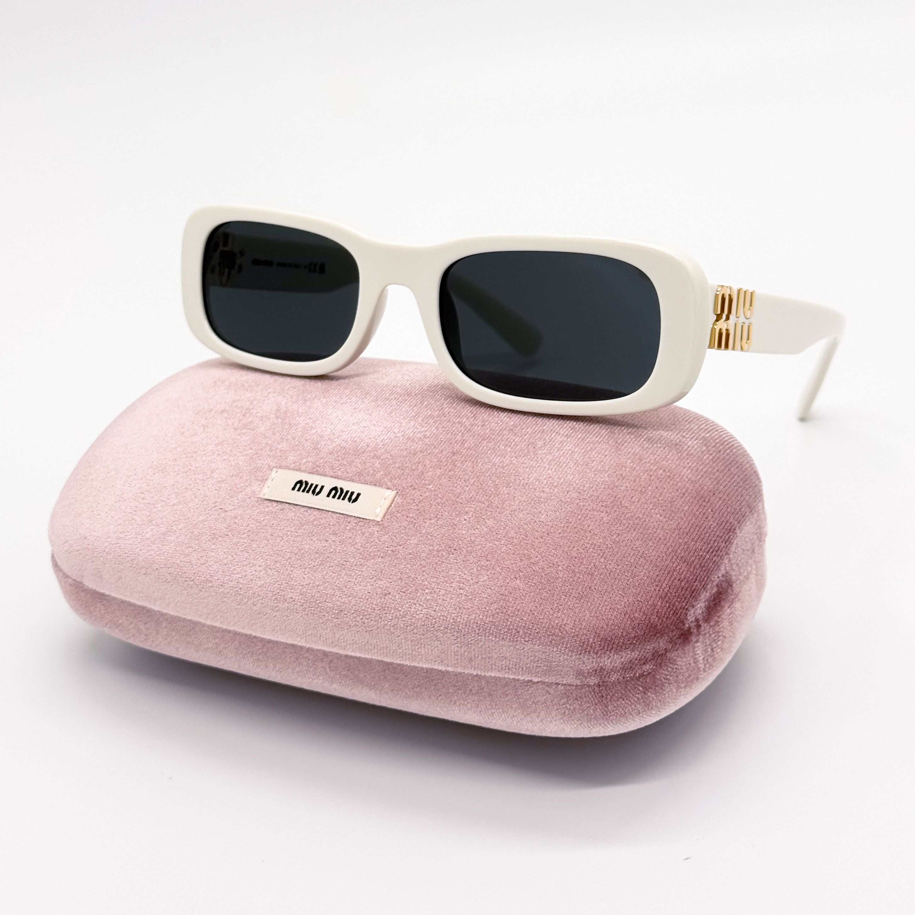 NEW MIU MIU SUNGLASSES MU09WS 1425S0 WHITE WOMEN MU 09WS SMU 09W Miu Miu MIU MIU MU 09WS 1425S0 Sunglasses WHITE | Grailed main image 2