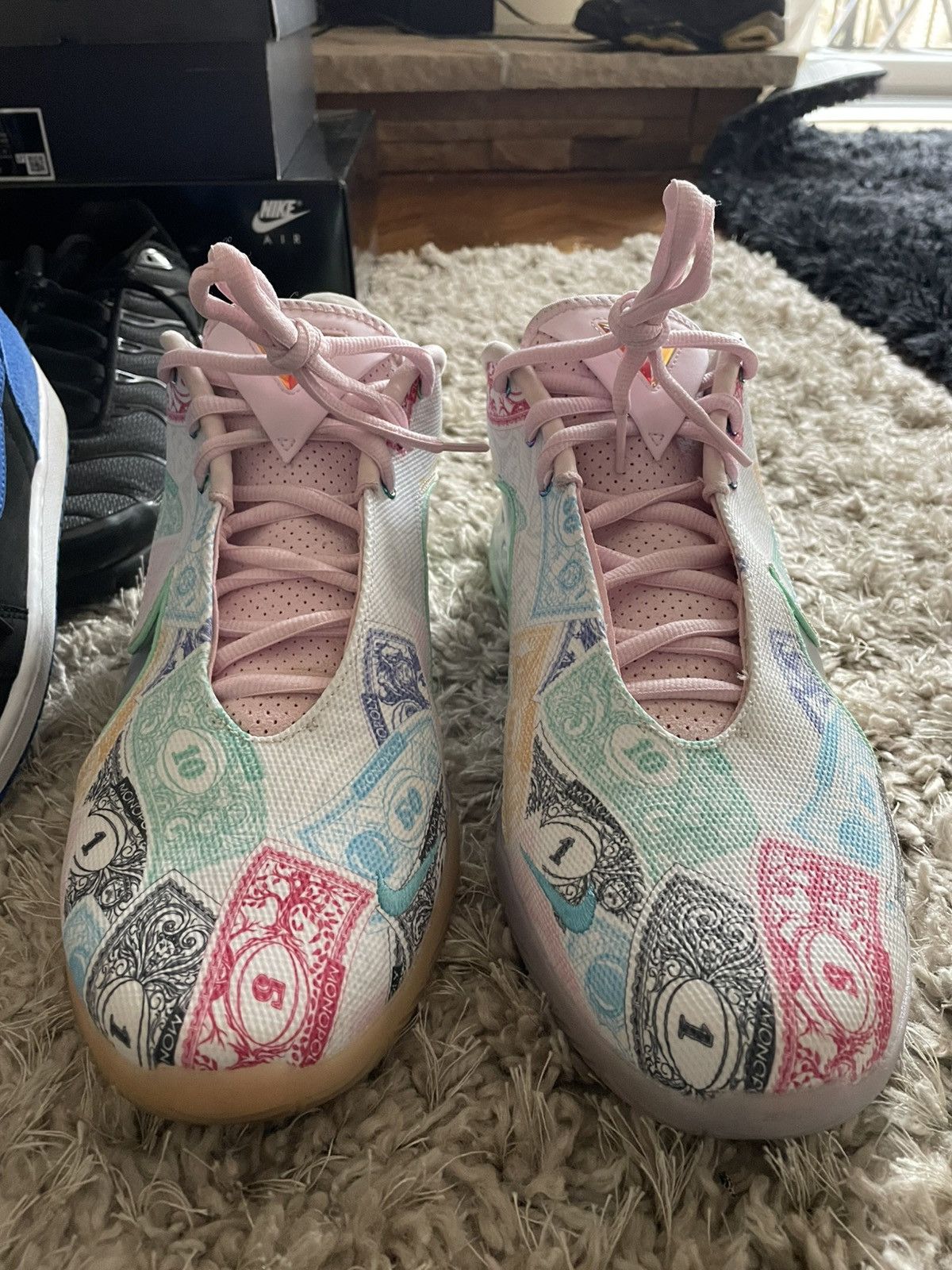 Nike Lebron 22 Monopoly QS Currency Size US 13 / EU 46 - 4 Thumbnail