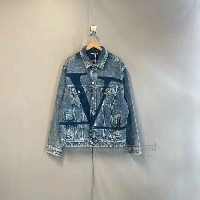 Valentino Valentino Men's Blue Denim Jacket with Bold Logo . Size US M / EU 48-50 / 2 - 1 Thumbnail