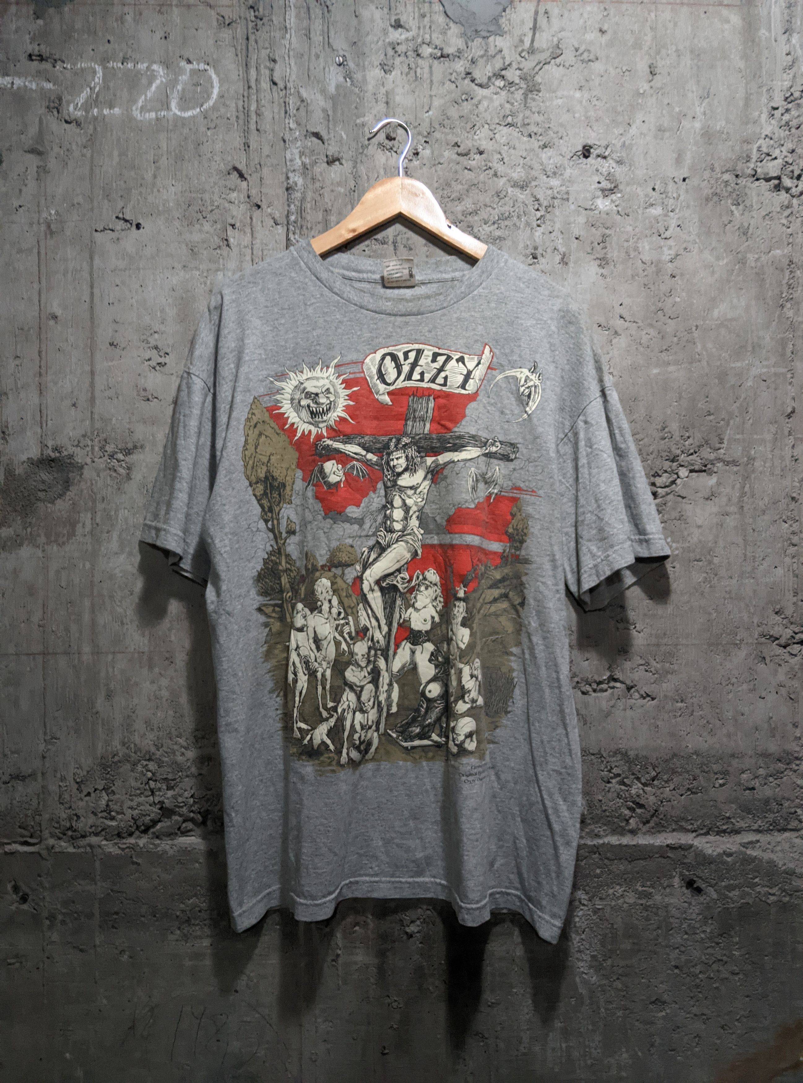 Vintage Vintage 90s ozzy Osbourne crucifix metal glow in the dark Size US XL / EU 56 / 4 - 1 Thumbnail