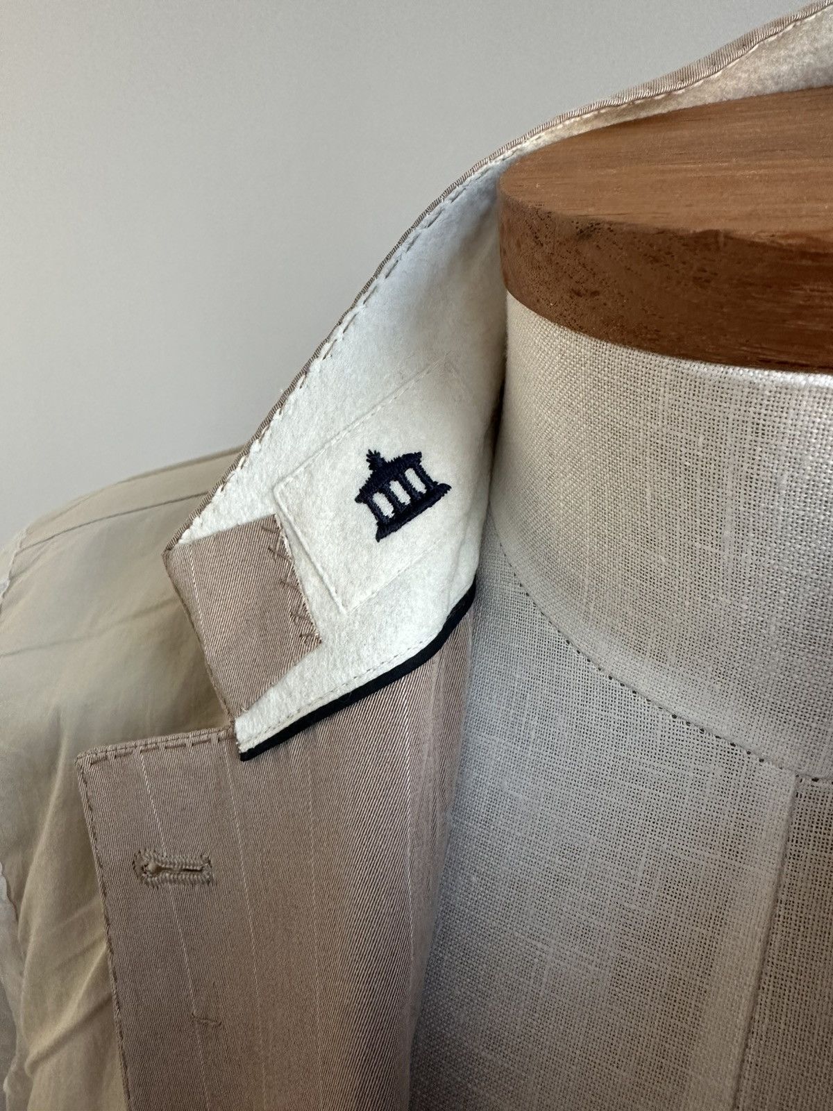 Brunello Cucinelli DEAL! Brunello Cucinelli Beige Stripped Blazer Size 42R - 8 Thumbnail