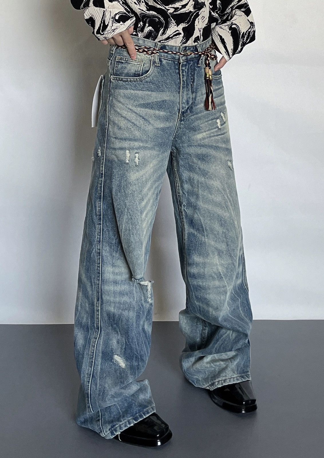 Image of Vintage Avant Garde Retro Washed Fade Distressed Jeans Pants in Blue, Men's (Size 30)