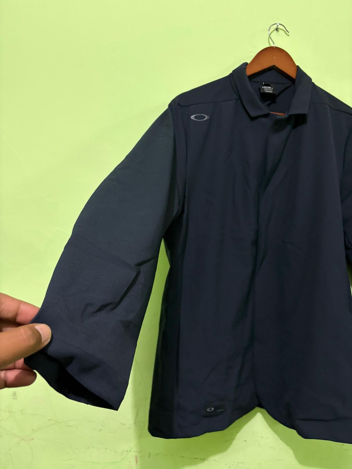 Oakley VTG Oakley Light Jacket Design The World Is Always Involving Size US L / EU 52-54 / 3 - 2 Thumbnail