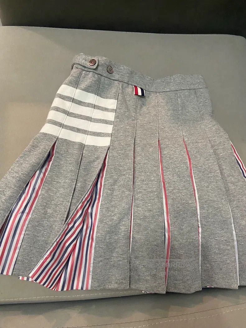Thom Browne Thom Browne Classic pleated skirt Size 25" / US 0 / IT 36 - 4 Thumbnail