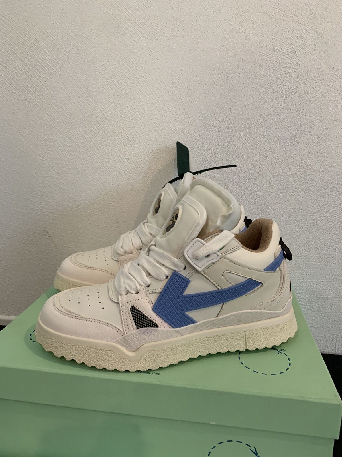 Off-White Off-White MidTop Sponge SNKRS Pristine Size US 7 / EU 40 - 7 Thumbnail