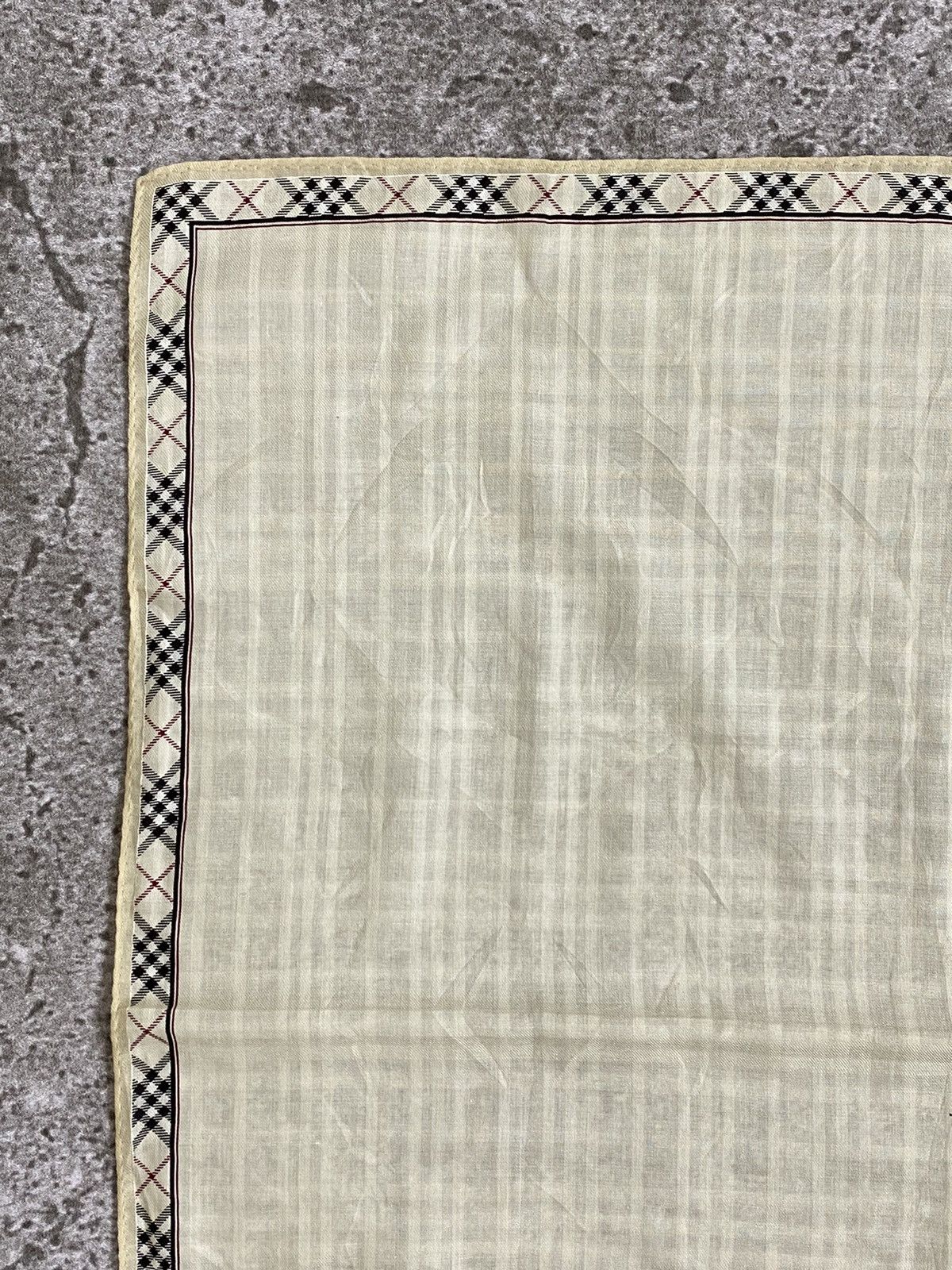 Burberry Burberrys Handkerchief / Bandana / Neckerchief Size ONE SIZE - 4 Thumbnail