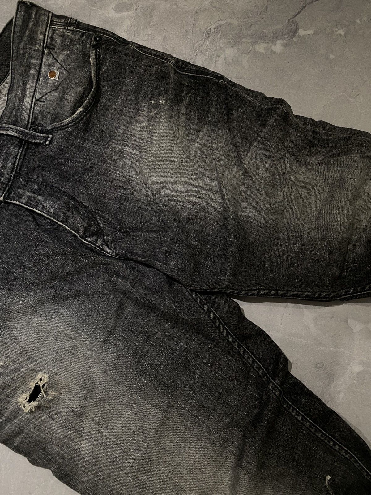 Tommy Hilfiger Tommy Hilfiger Distressed Wash Slim Fit 90s Size US 34 / EU 50 - 2 Thumbnail