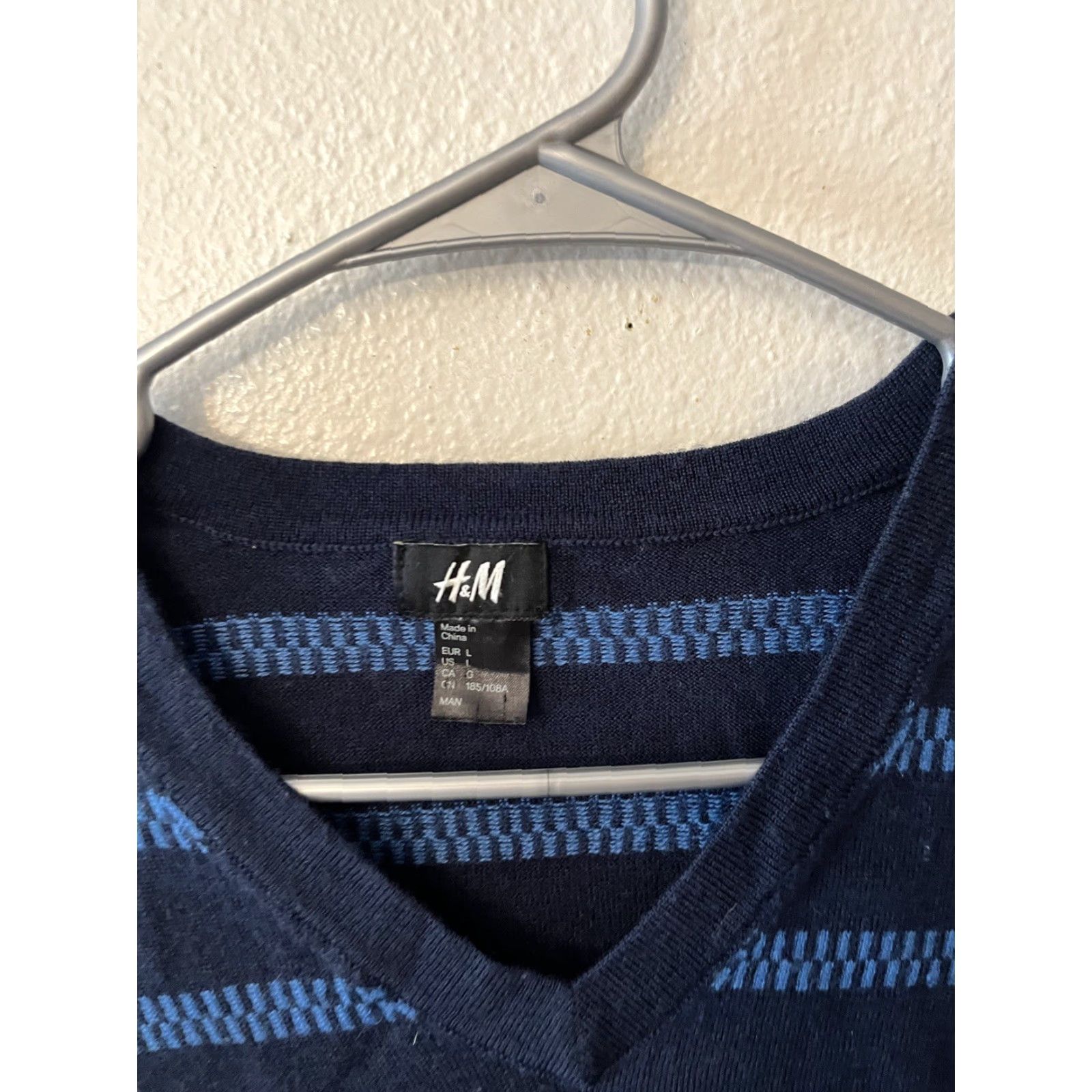 H&M H&M Sweater Mens Size L V-Neck Long Sleeve Striped Blue 100% Cotton Pullover Knit Shirt? Size US L / EU 52-54 / 3 - 3 Thumbnail
