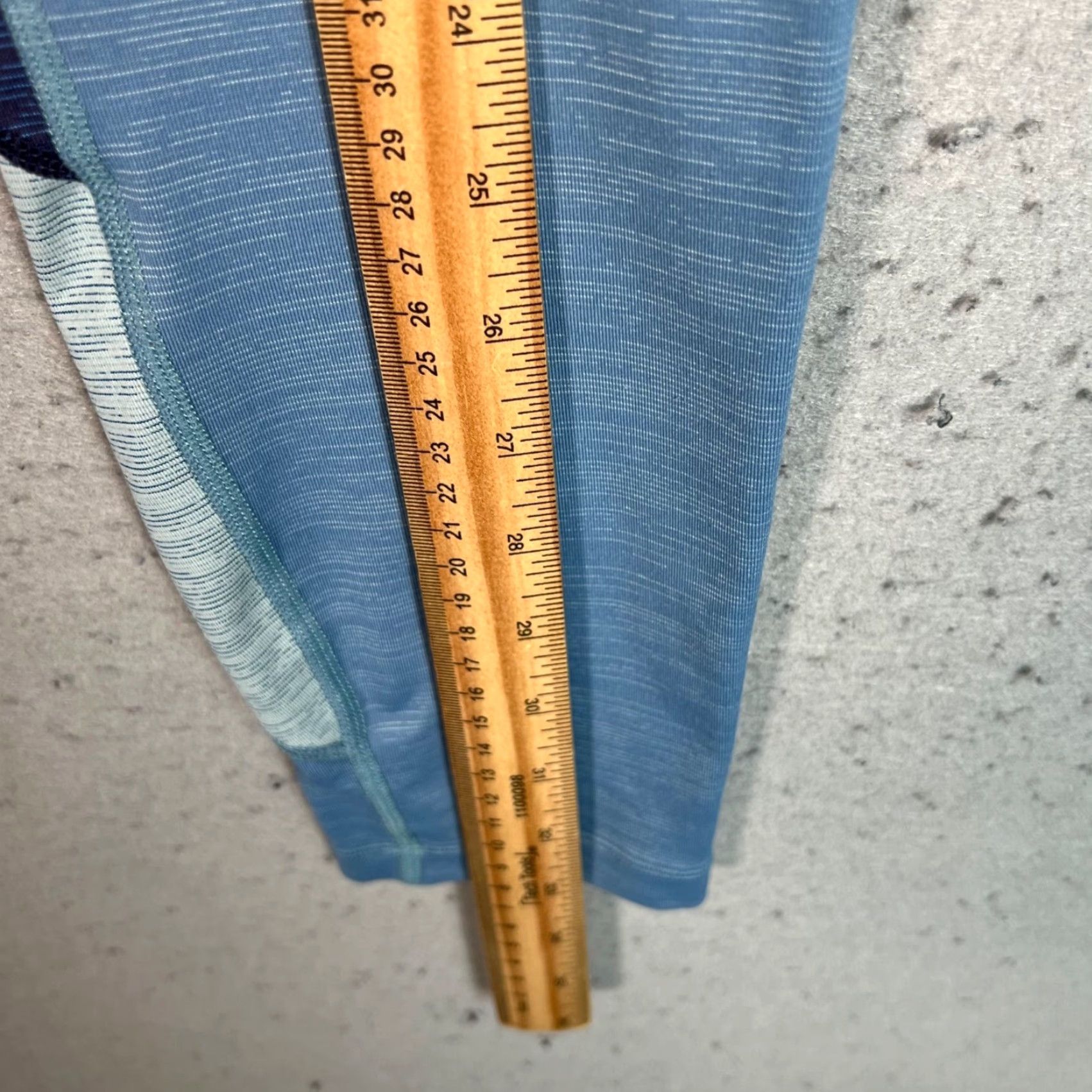 Outdoor Voices Outdoor Voices Colorblock Leggings Womens Small Blue Navy Athletic Shirt? Size 28" / US 6 / IT 42 - 5 Thumbnail