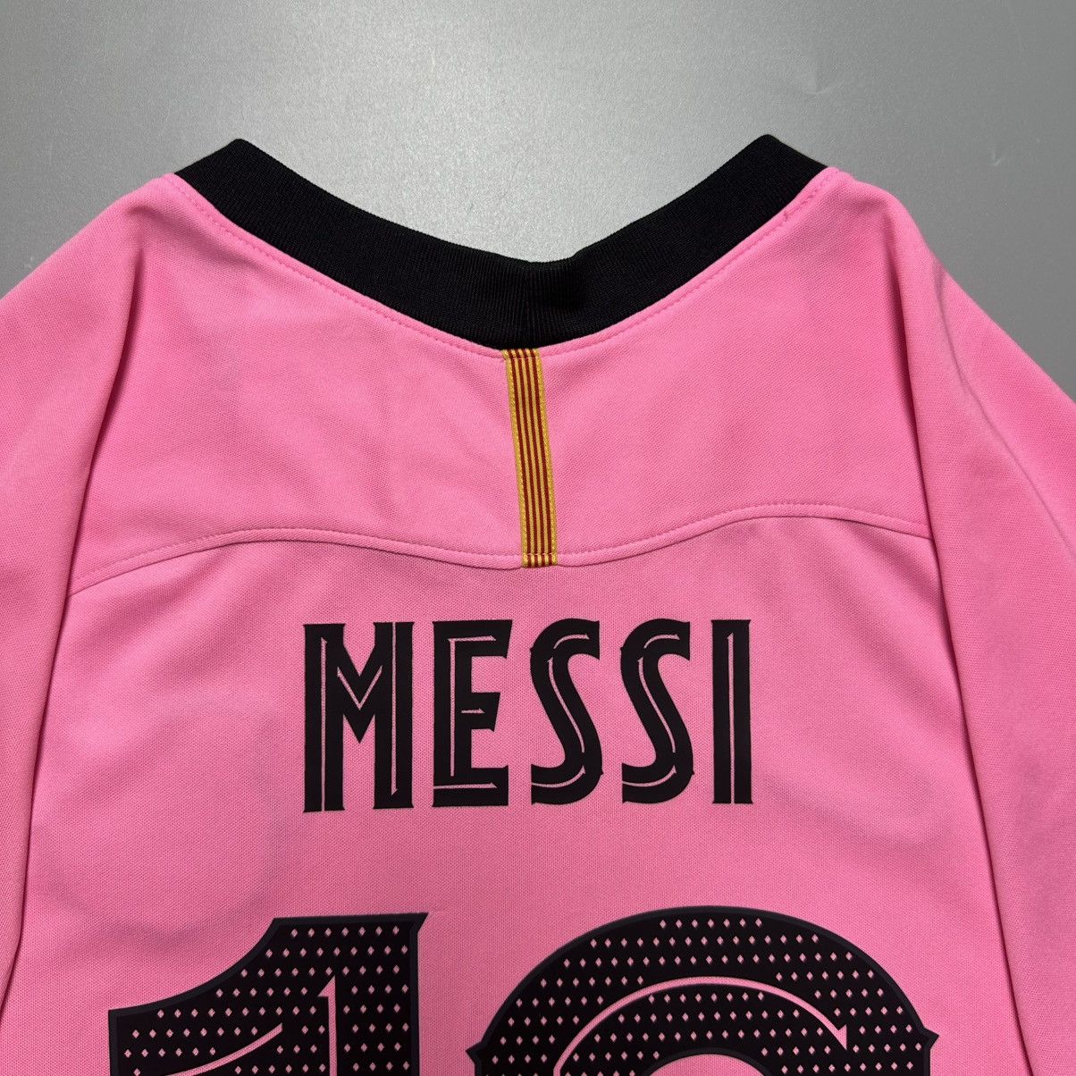 Vintage BARCELONA NIKE 2020/2021 FOOTBALL THIRD JERSEY #10 MESSI Size US M / EU 48-50 / 2 - 11 Thumbnail
