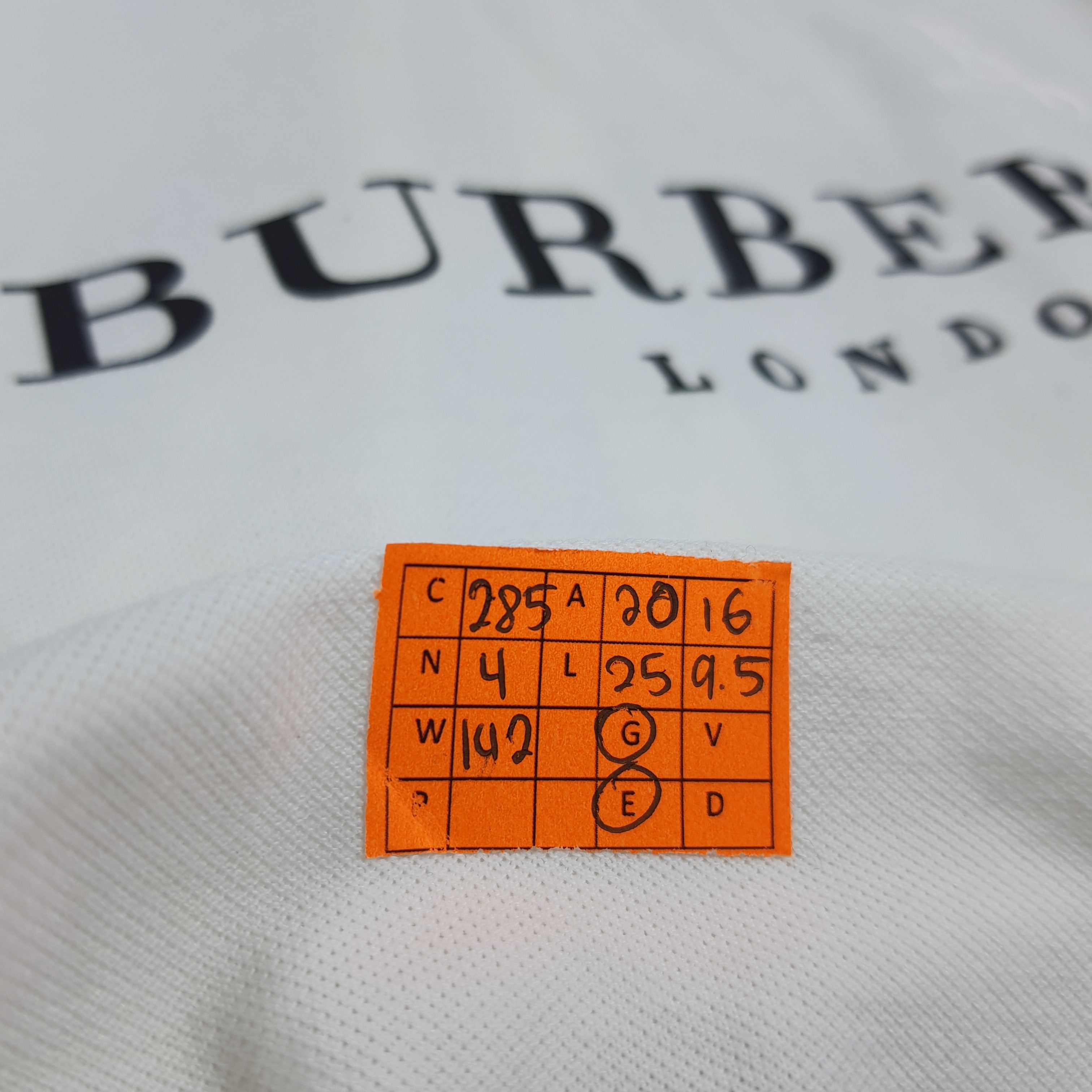 Burberry Vintage Burberrys' Nova Check Back Zipper Tshirt C285N4 Size M / US 6-8 / IT 42-44 - 10 Thumbnail