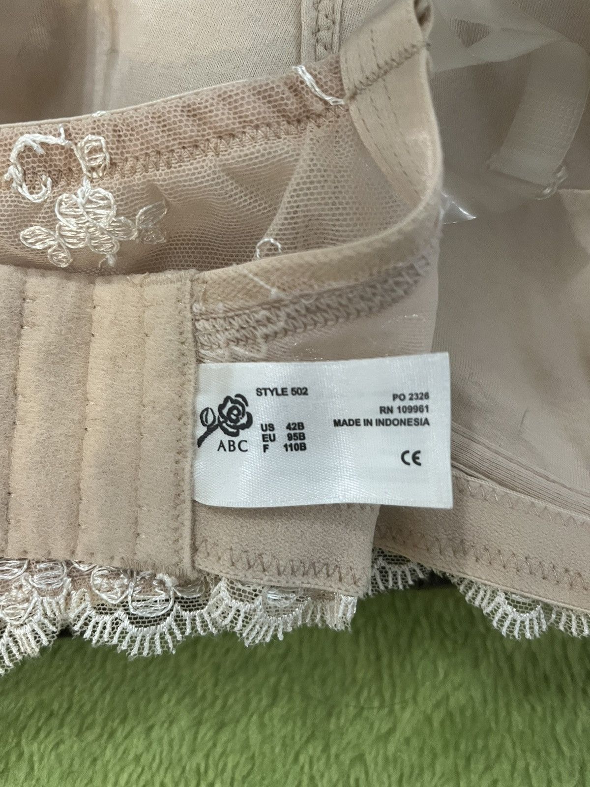 Other ABC Size 42B beige lacy clear straps bra Size ONE SIZE - 7 Thumbnail