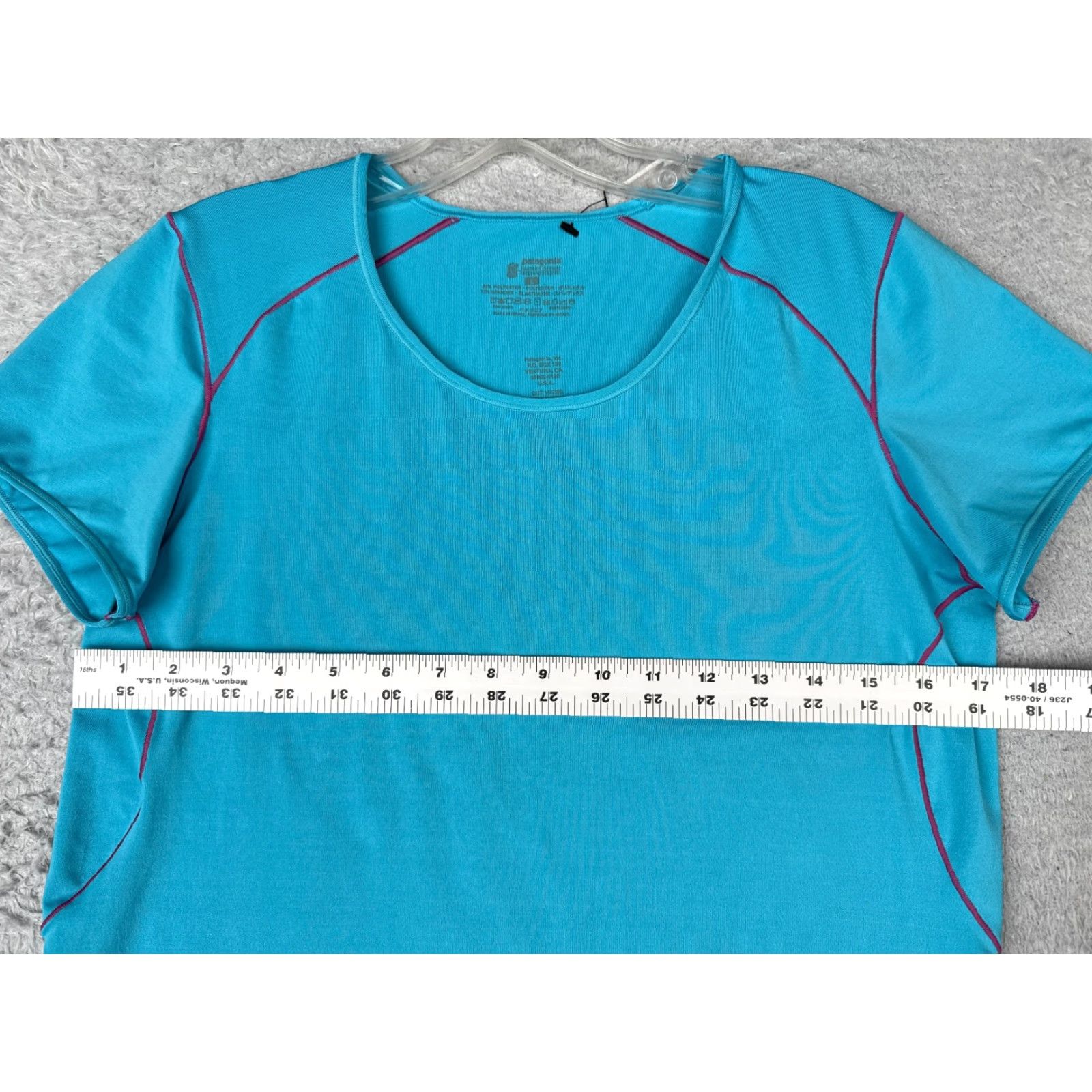 Patagonia Patagonia Shirt Women Large Blue Short Sleeve Crew Neck Polyester Blend Size L / US 10 / IT 46 - 7 Thumbnail