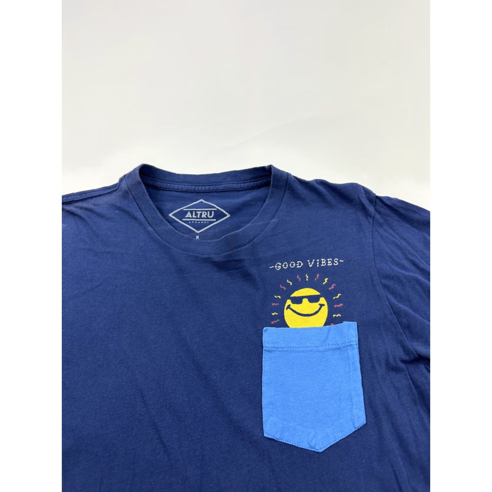 Vintage Altru Shirt Men’s Medium Blue 24/7 Good Vibes Sunny Days Short Sleeve Size US M / EU 48-50 / 2 - 2 Thumbnail