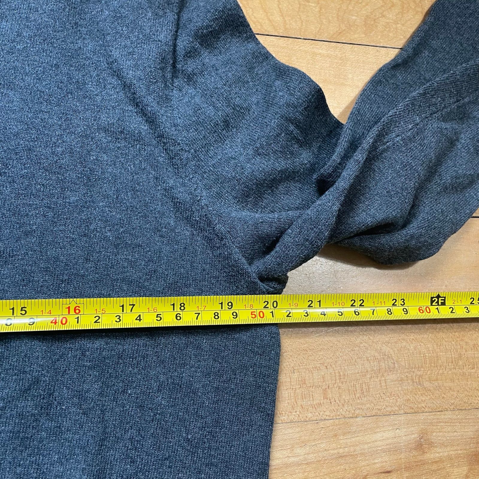 Polo Ralph Lauren Polo Ralph Lauren V Neck Sweater Gray Size M Minimal Preppy Size US M / EU 48-50 / 2 - 4 Thumbnail