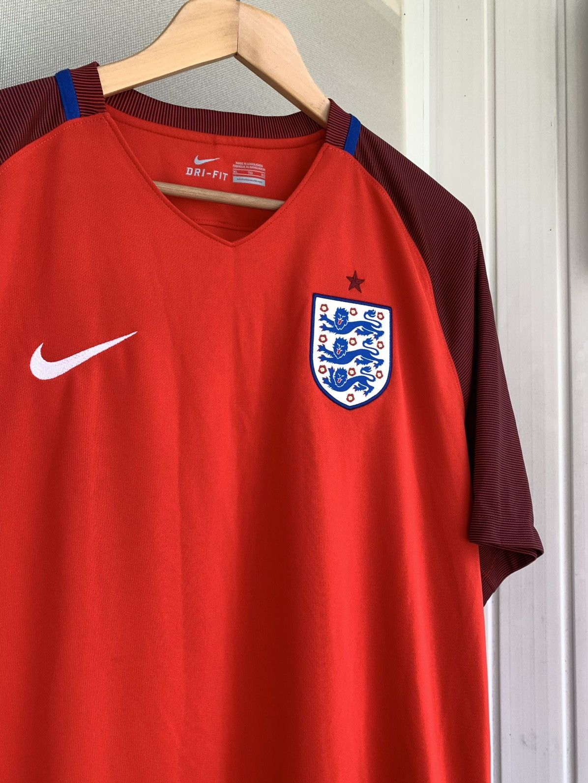 Nike Nike England 2016-2017 Away Shirt Soccer Jersey Size XL Size US XL / EU 56 / 4 - 3 Thumbnail