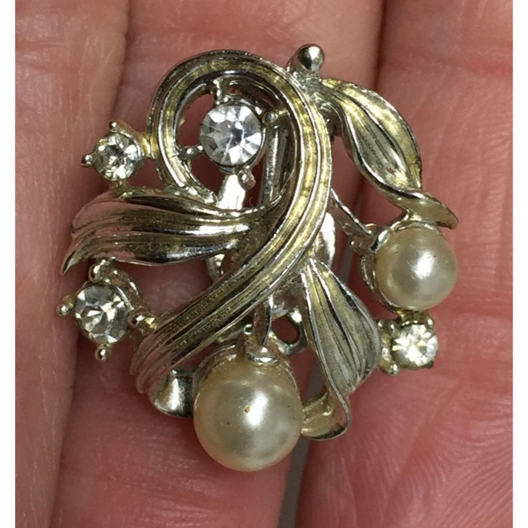 Other Women's Vintage LISNER Silver Tone Clip On Earrings Size ONE SIZE - 4 Thumbnail