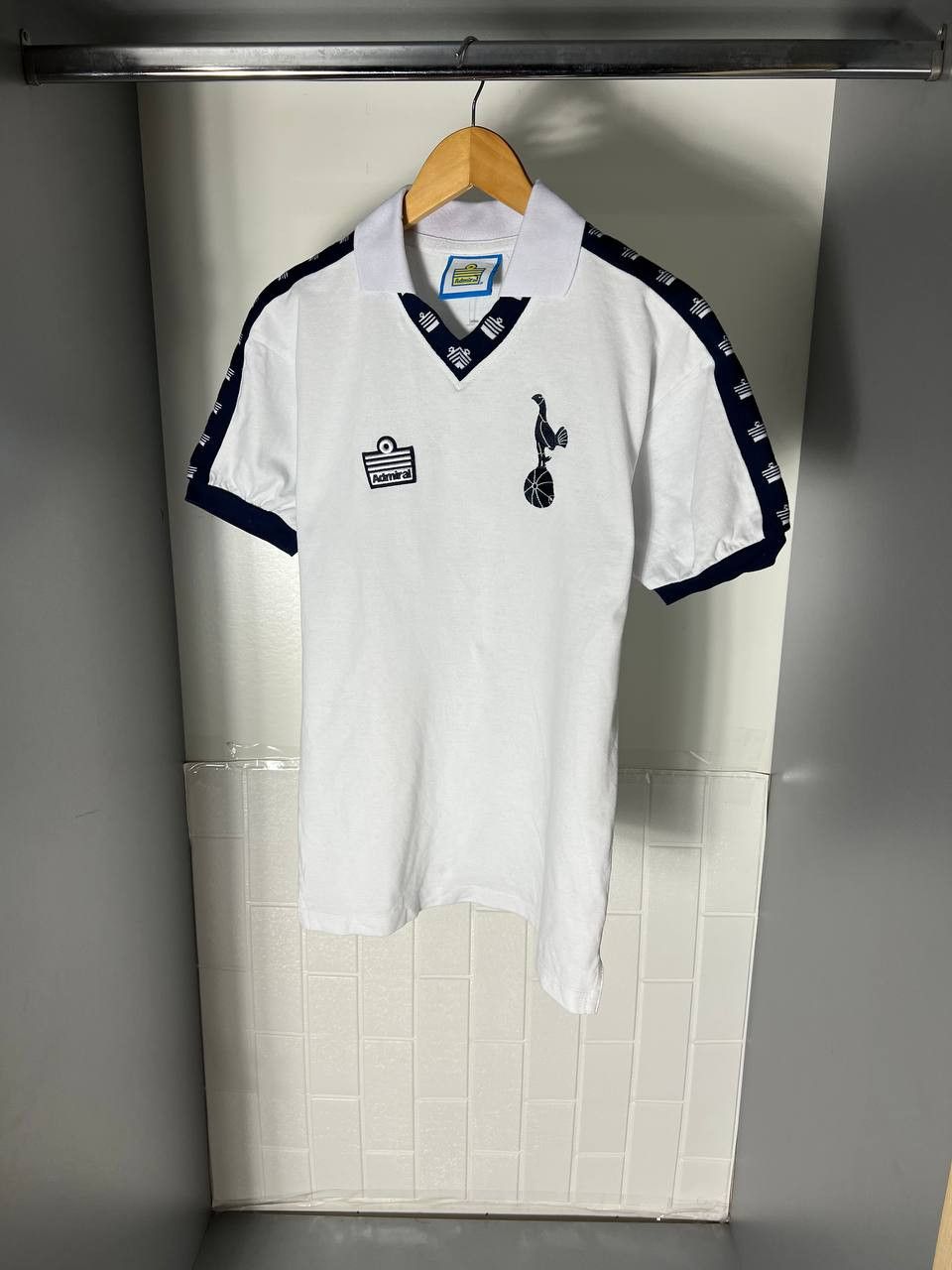 Vintage VERY RARE ADMIRAL FC TOTTENHAM HOTSPUR ENGLAND SOCCER JERSEY Size US S / EU 44-46 / 1 - 2 Thumbnail