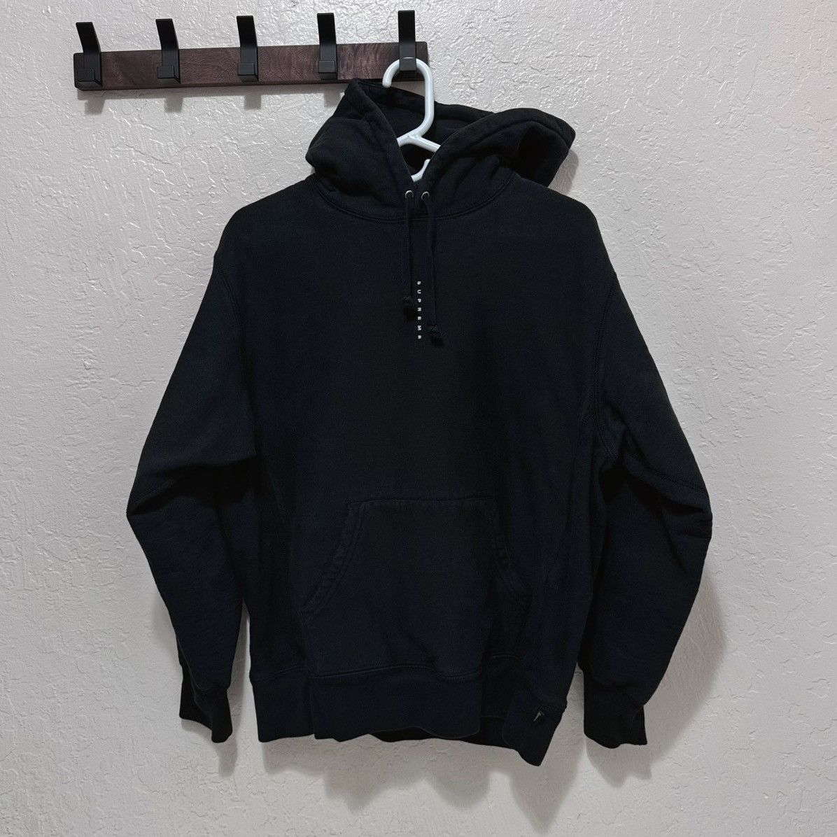 Supreme Supreme Micro Logo Hooded Sweatshirt Black S Size US S / EU 44-46 / 1 - 1 Thumbnail