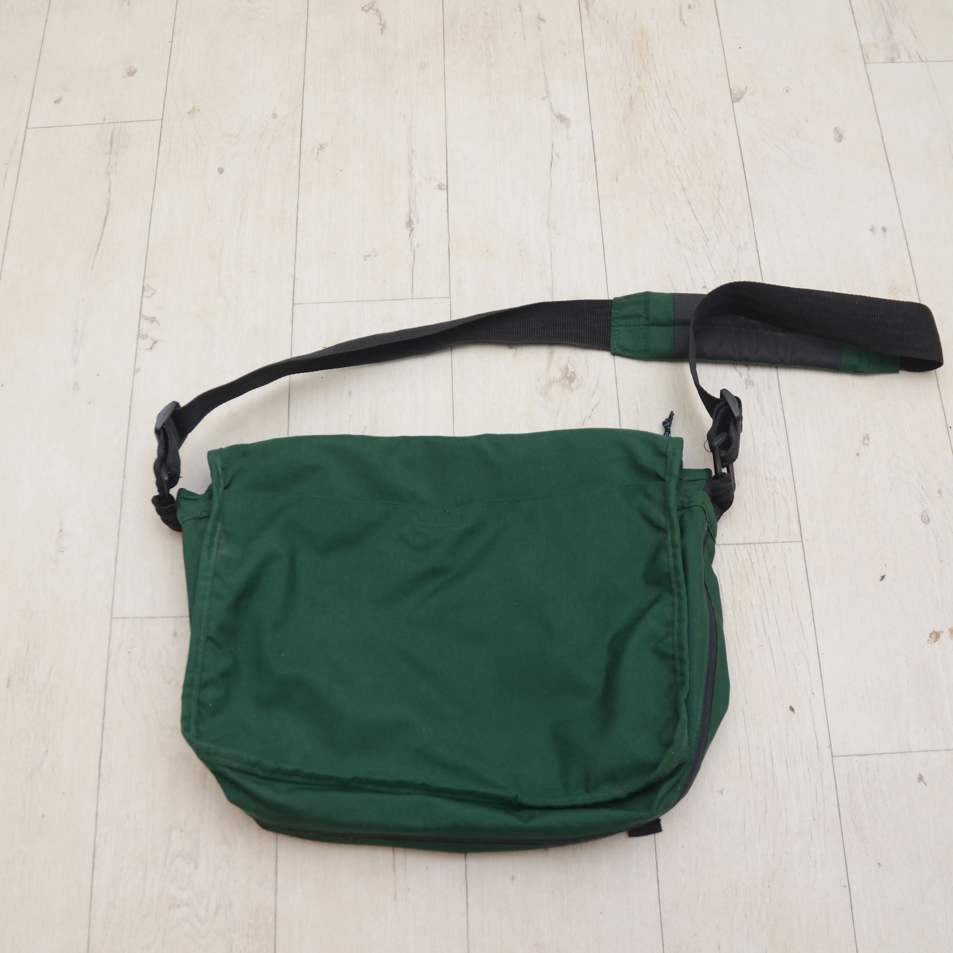 Eastpak Vintage Eastpak Teal Green Nylon Zipper Adjustable Made USA Size ONE SIZE - 6 Thumbnail