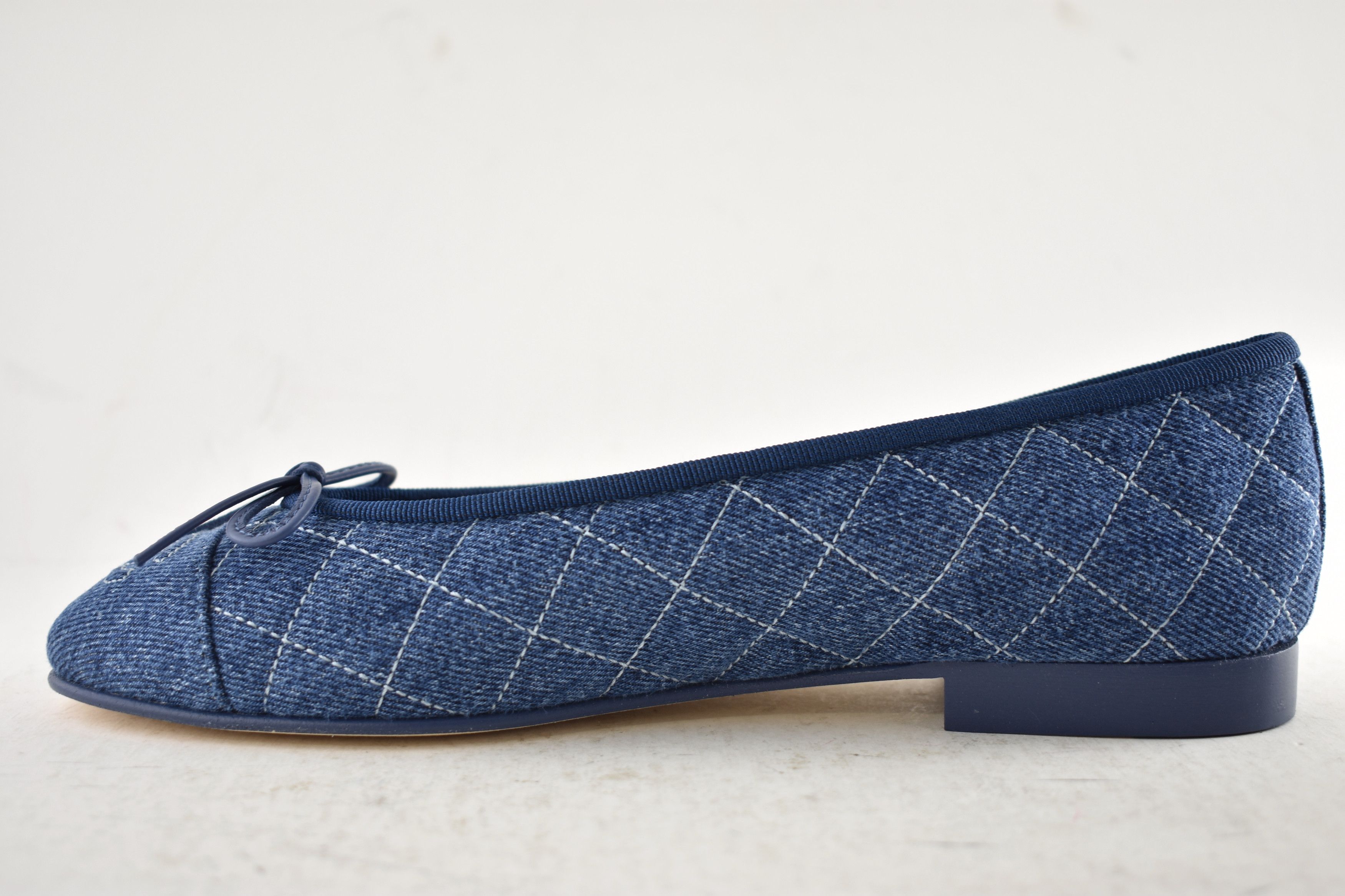 Chanel Chanel 26P Denim Quilted CC Logo Ballet Ballerina Flat 41.5 Size US 11.5 / IT 41.5 - 15 Thumbnail