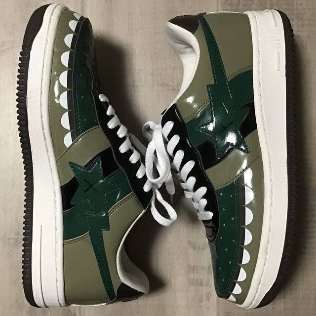 Bape × Kaws × Nigo KAWS CHOMPERS BAPE STA Patent Leather Sneakers APE NIGO Size US 9.5 / EU 42-43 - 2 Thumbnail