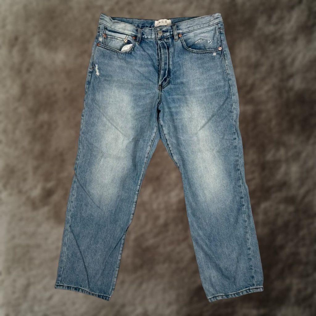 Vintage We The Free Mom Jeans Women's 31 Blue Light Wash High Rise Button Fly Relaxed Jeans Size 24" / US 00 / IT 34 - 1 Thumbnail