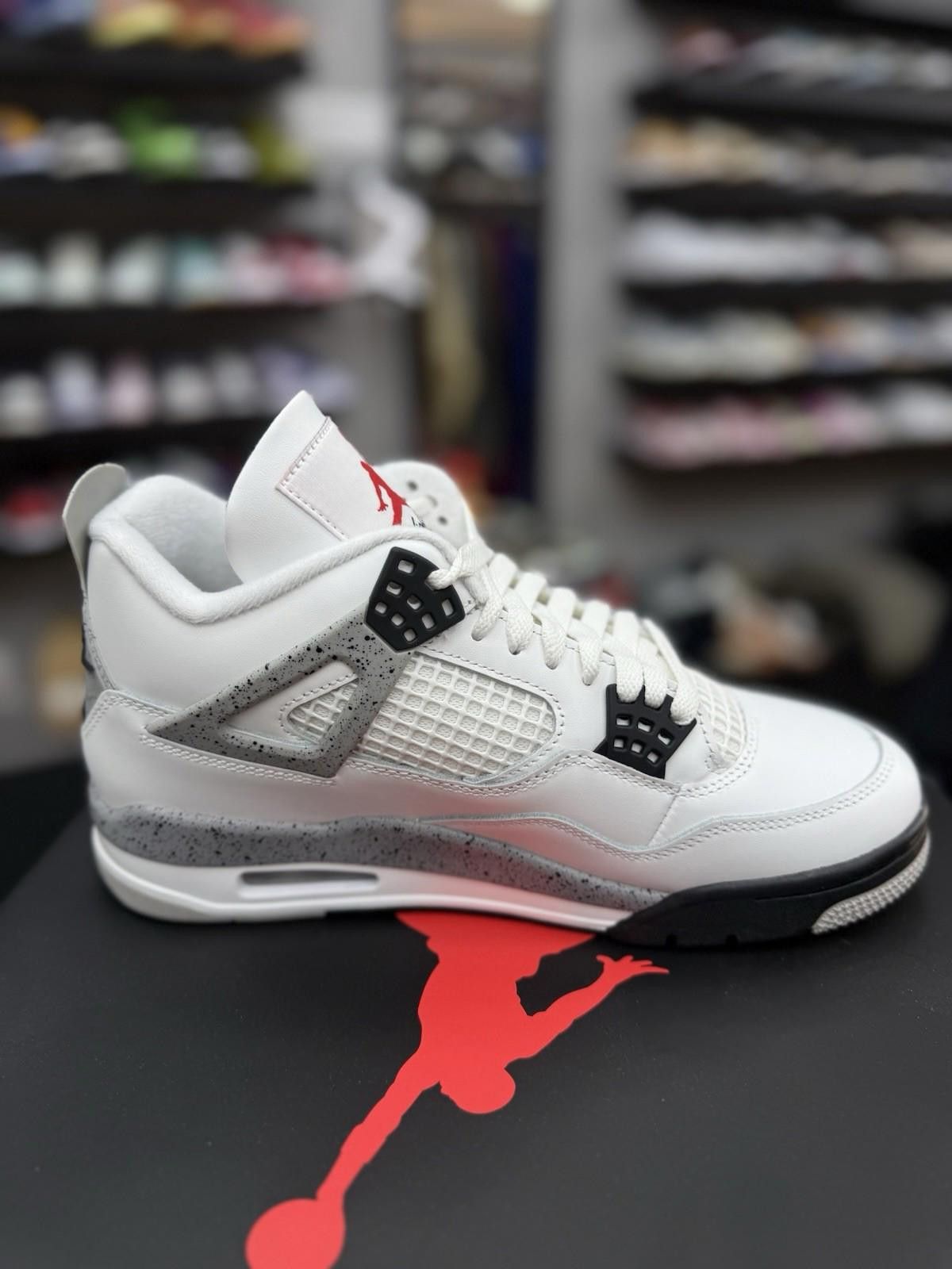 Jordan Brand DS Air Jordan 4 Retro OG 2025 White Cement Size 8.5 Men’s Size US 8.5 / EU 41-42 - 7 Thumbnail