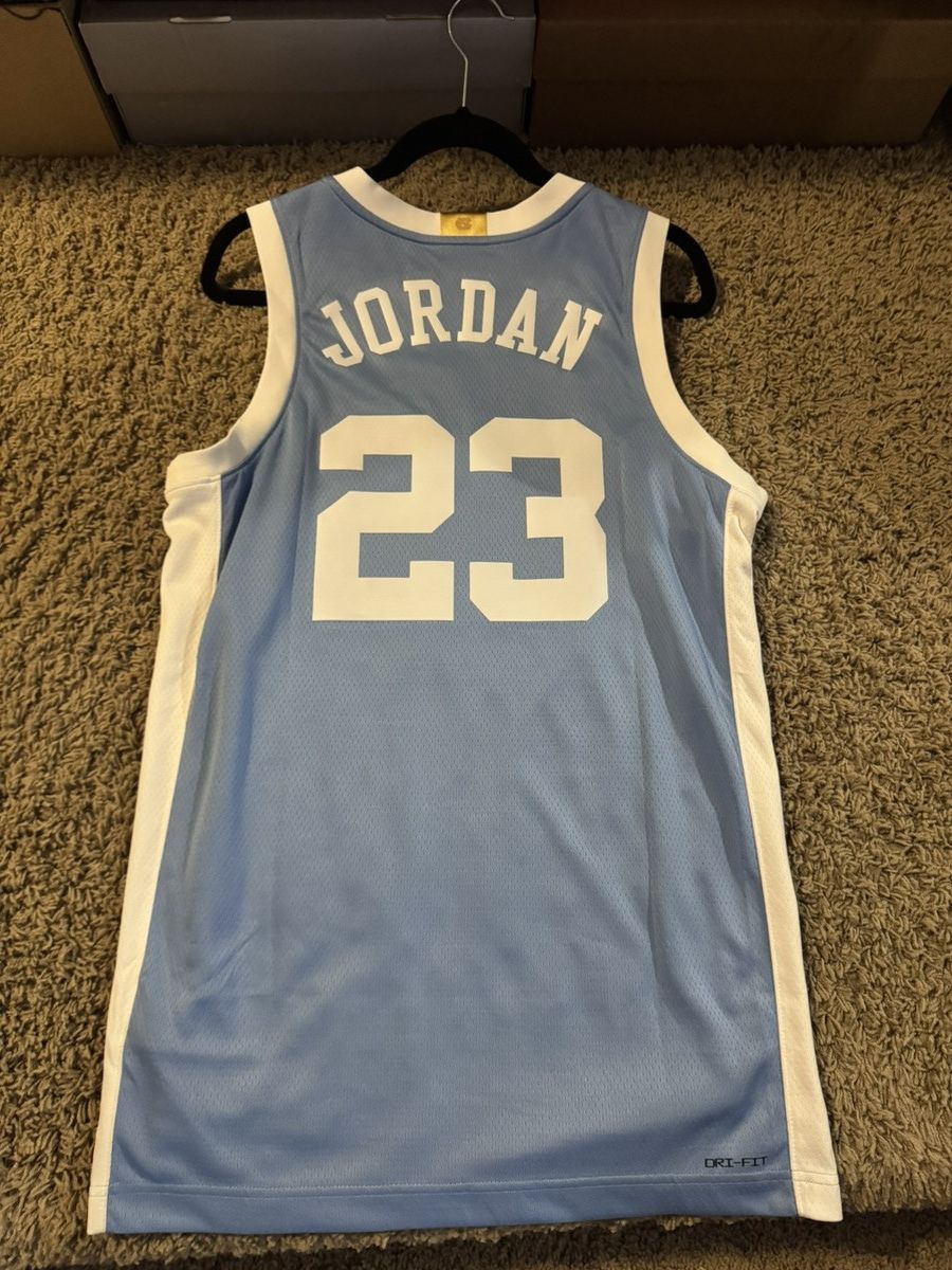 Jordan Brand Unc Jordan elite jersey. Size US M / EU 48-50 / 2 - 3 Thumbnail
