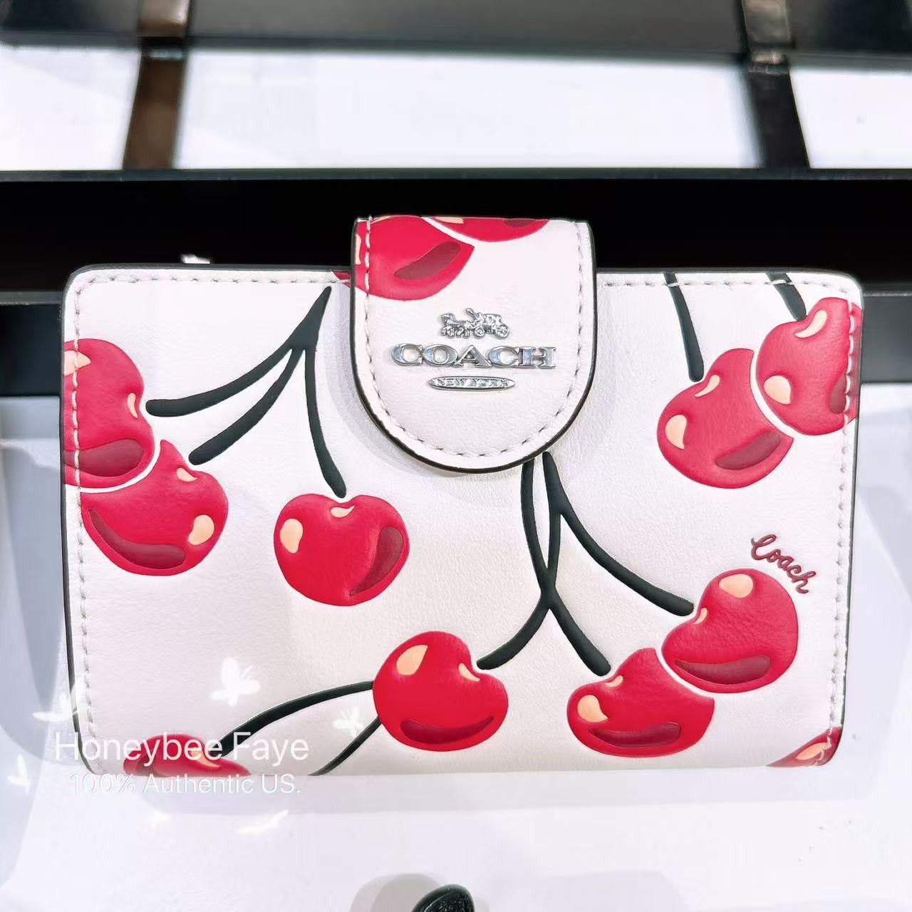 Coach 🍒 Medium Corner Zip Wallet With Cherry Print CZ762 Size ONE SIZE - 1 Thumbnail