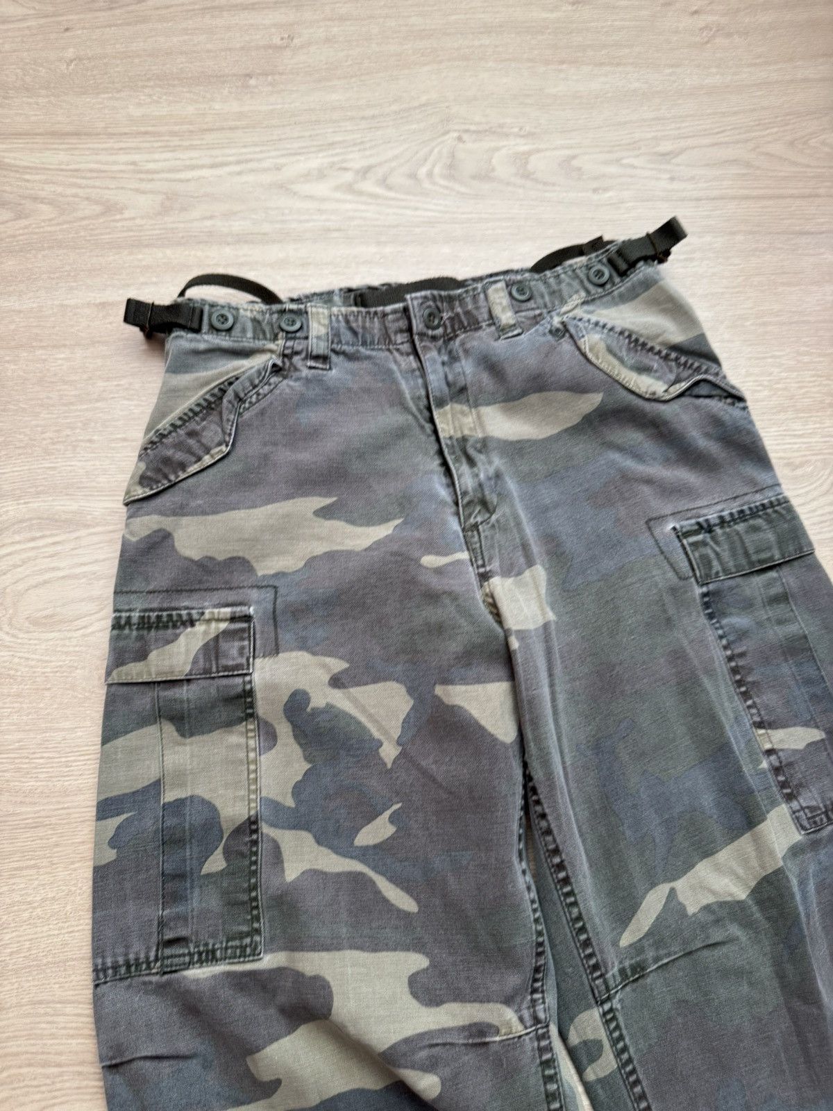 H&M Vintage 00s H&M y2k Japanese Baggy Camo Military Cargo Pants Size US 32 / EU 48 - 2 Thumbnail