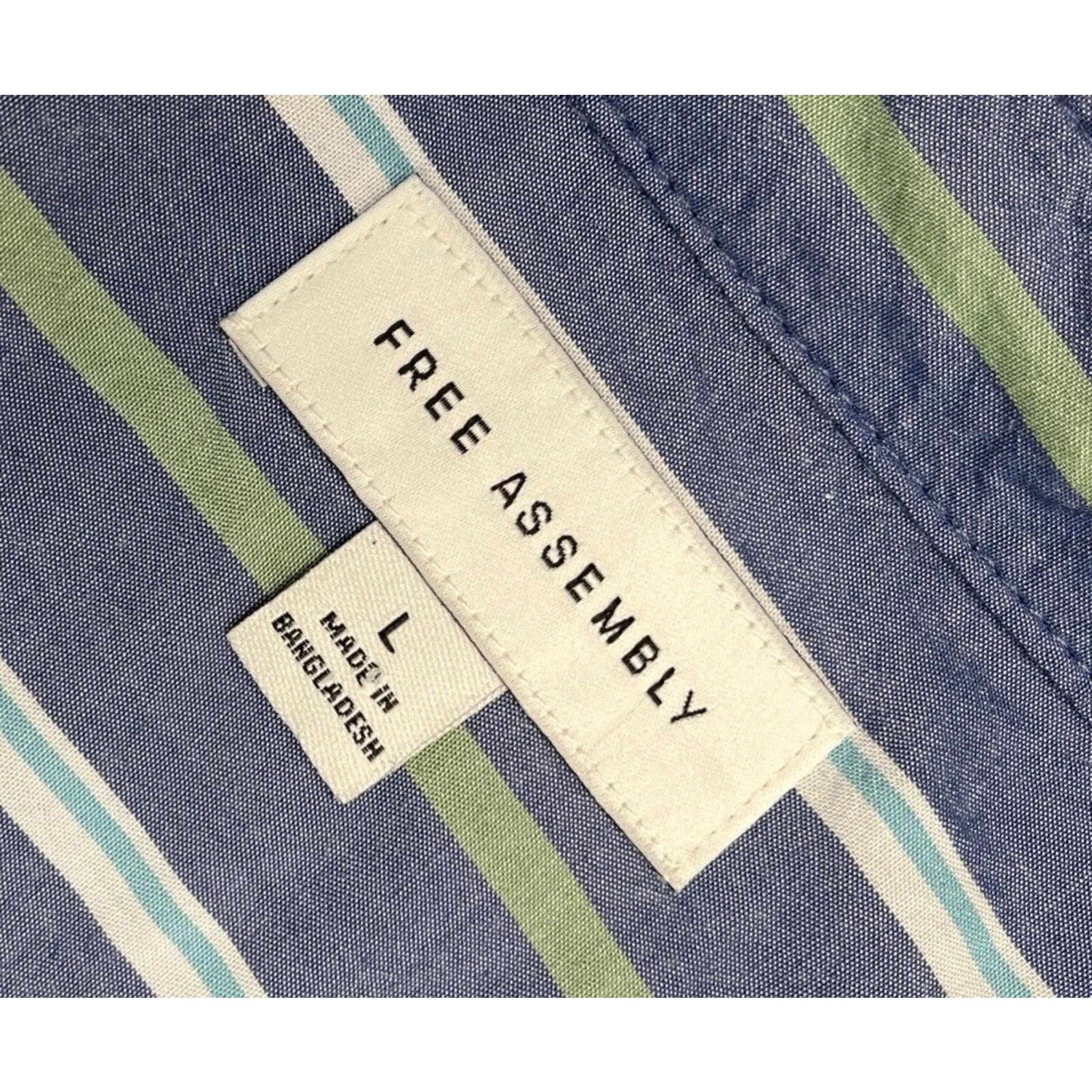 Other Free Assembly mens button down shortsleeve shirt sz L Size US L / EU 52-54 / 3 - 5 Thumbnail